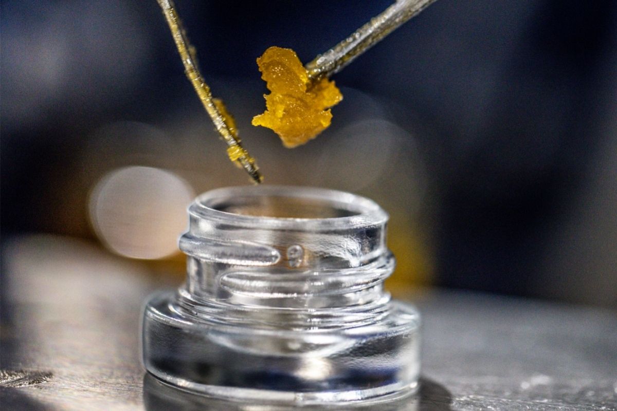 What Are Dabs And Why Should I Smoke Them? 